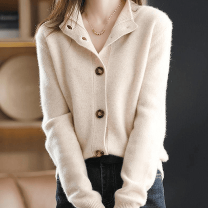 Elora – Gilet Tricoté Élégance & Confort